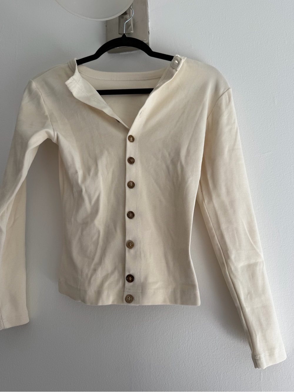 Women’s Cream Button-Front Long Sleeve Top